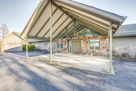 37 Graypointe Ln, Roaring Gap, NC 28668 photo 7
