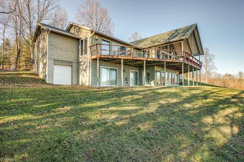 37 Graypointe Ln, Roaring Gap, NC 28668 photo 5