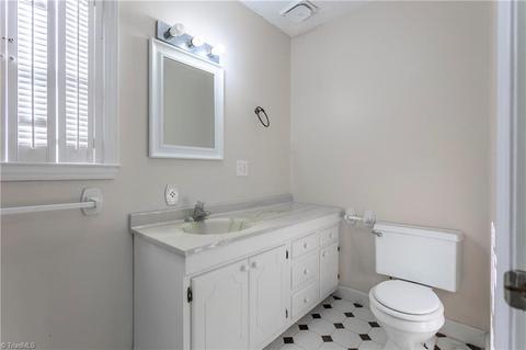 801 Sunset Dr, High Point, NC 27262 photo 11