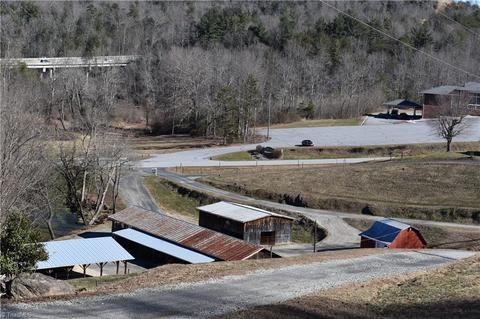 318 Lewis Fork Baptist Church Rd, Purlear, NC 28665 photo 6