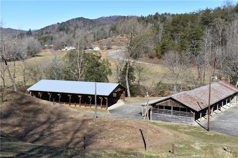 318 Lewis Fork Baptist Church Rd, Purlear, NC 28665 photo 2