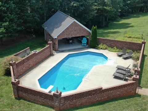 161 W Dodson Mill Rd, Pilot Mountain, NC 27041 photo 8