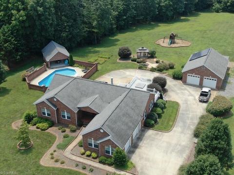 161 W Dodson Mill Rd, Pilot Mountain, NC 27041 photo 2