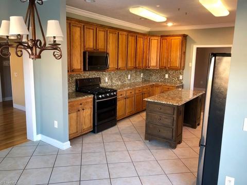 161 W Dodson Mill Rd, Pilot Mountain, NC 27041 photo 13