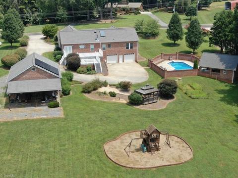 161 W Dodson Mill Rd, Pilot Mountain, NC 27041 photo 5