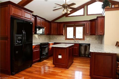 7507 Everson Rd, Summerfield, NC 27358 photo 2