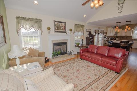 2914 Clear Ridge Dr, Trinity, NC 27370 photo 3
