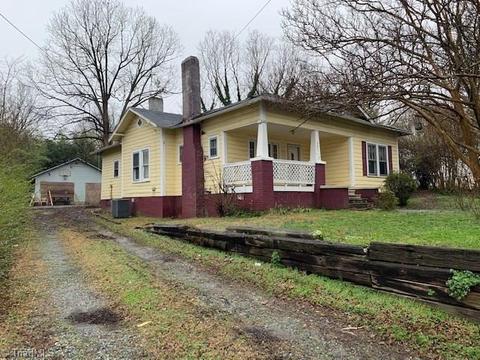 207 Spring St, Thomasville, NC 27360 photo 2