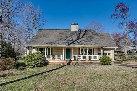 3812 Creekview Dr, Trinity, NC 27370 photo 1