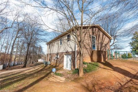 861 Lakeview Dr, Dobson, NC 27017 photo 5