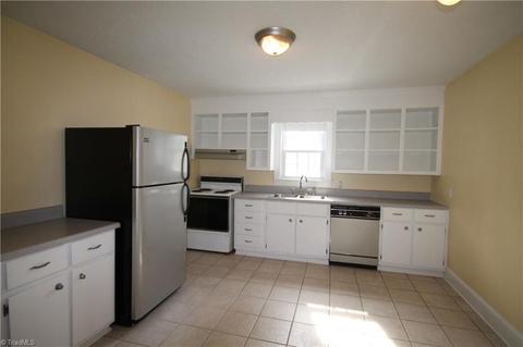 514 Brown Rd, King, NC 27021 photo 3