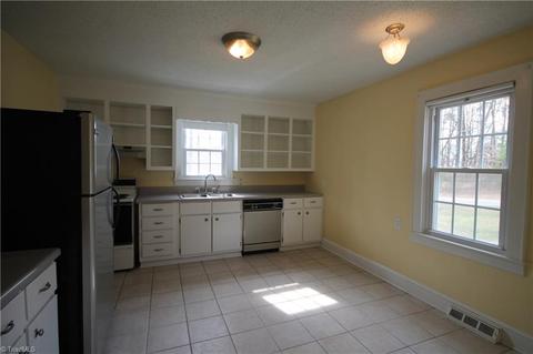 514 Brown Rd, King, NC 27021 photo 4