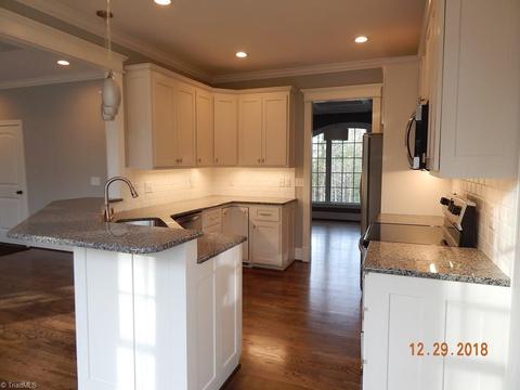 364 Burberry Dr, Purlear, NC 28665 photo 6