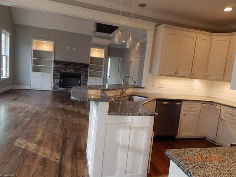 364 Burberry Dr, Purlear, NC 28665 photo 7