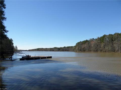 581 Dockside Ter, Denton, NC 27239 photo 1