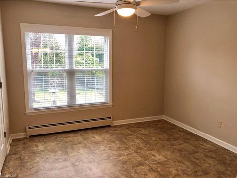 1824 Chestnut Dr, High Point, NC 27262 photo 16
