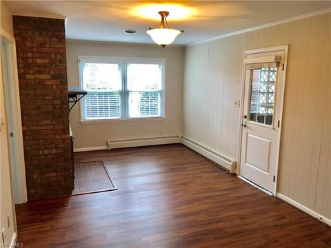 1824 Chestnut Dr, High Point, NC 27262 photo 10