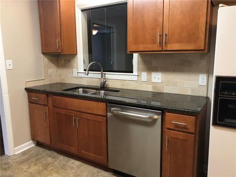 1824 Chestnut Dr, High Point, NC 27262 photo 12