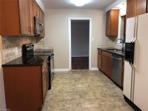 1824 Chestnut Dr, High Point, NC 27262 photo 11