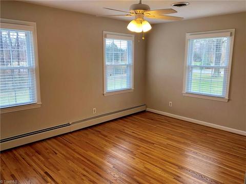 1824 Chestnut Dr, High Point, NC 27262 photo 18