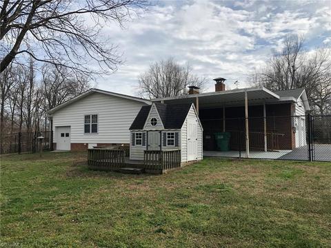 1824 Chestnut Dr, High Point, NC 27262 photo 6