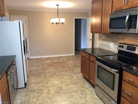 1824 Chestnut Dr, High Point, NC 27262 photo 14