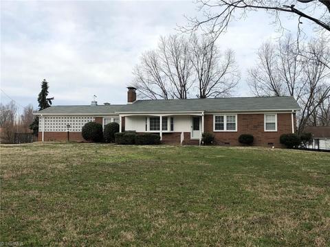 1824 Chestnut Dr, High Point, NC 27262 photo 1