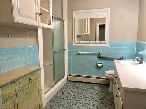 1824 Chestnut Dr, High Point, NC 27262 photo 19