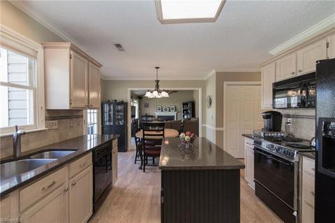 3315 Timberwolf Ave, High Point, NC 27265 photo 8