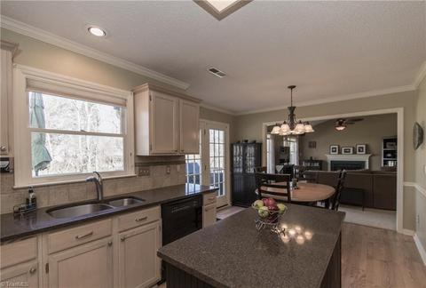 3315 Timberwolf Ave, High Point, NC 27265 photo 9