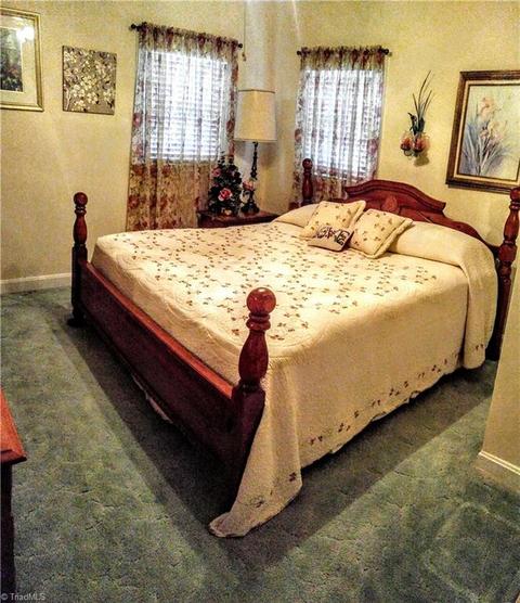 820 Graylyn Dr, High Point, NC 27263 photo 10