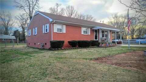 820 Graylyn Dr, High Point, NC 27263 photo 21