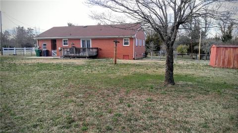 820 Graylyn Dr, High Point, NC 27263 photo 23
