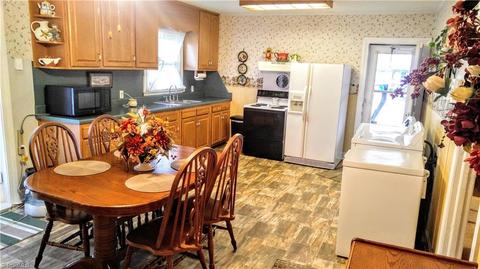 820 Graylyn Dr, High Point, NC 27263 photo 7
