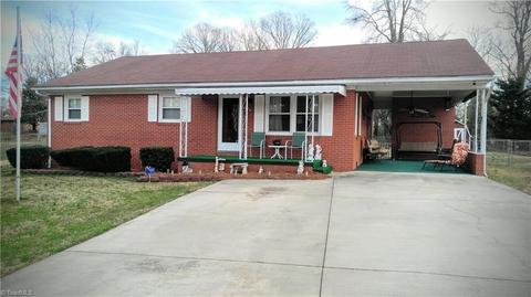 820 Graylyn Dr, High Point, NC 27263 photo 1