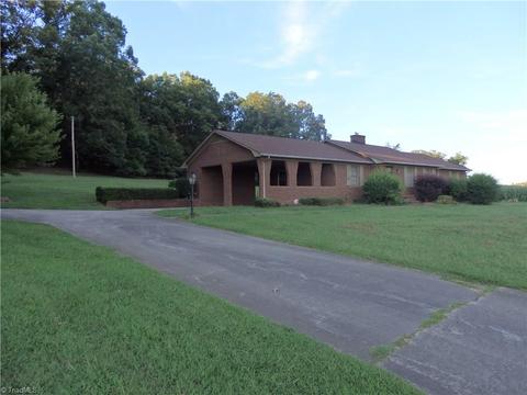 6262 Gallimore Town Rd, Trinity, NC 27370 photo 2