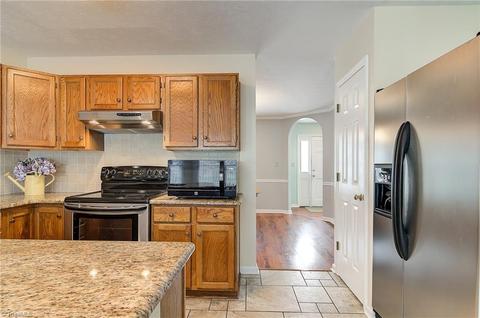 4307 Chilton Way, High Point, NC 27265 photo 9