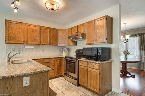 4307 Chilton Way, High Point, NC 27265 photo 8