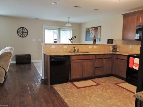 6723 Planters Dr, High Point, NC 27265 photo 5