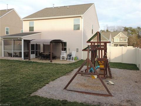 6723 Planters Dr, High Point, NC 27265 photo 2