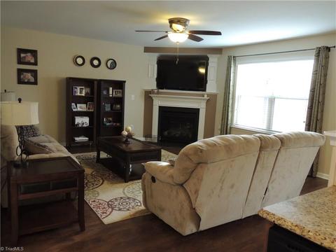 6723 Planters Dr, High Point, NC 27265 photo 10