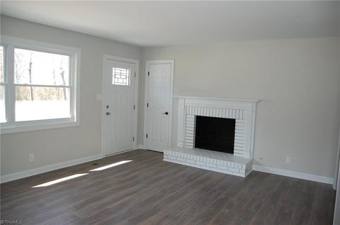 812 Pine Circle Dr, High Point, NC 27265 photo 3