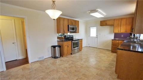 6764 Eldred Rd, Walkertown, NC 27051 photo 3