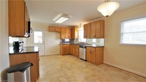 6764 Eldred Rd, Walkertown, NC 27051 photo 4