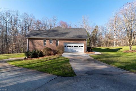 307 Griffith Rd, Advance, NC 27006 photo 3