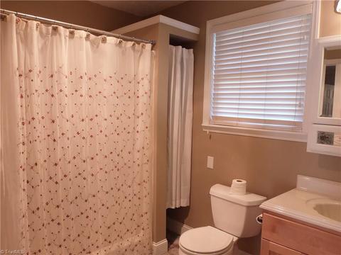 1070 Old Vfw Rd, Pinnacle, NC 27043 photo 12