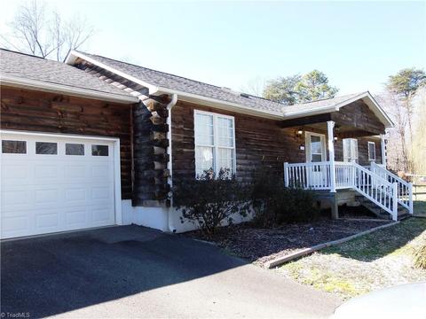 1070 Old Vfw Rd, Pinnacle, NC 27043 photo 3