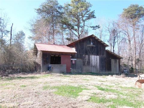 1070 Old Vfw Rd, Pinnacle, NC 27043 photo 5