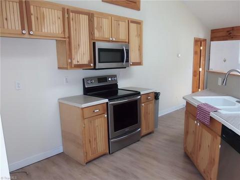 1070 Old Vfw Rd, Pinnacle, NC 27043 photo 7
