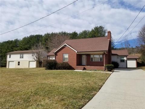 3991 E Pine St, Mount Airy, NC 27030 photo 1